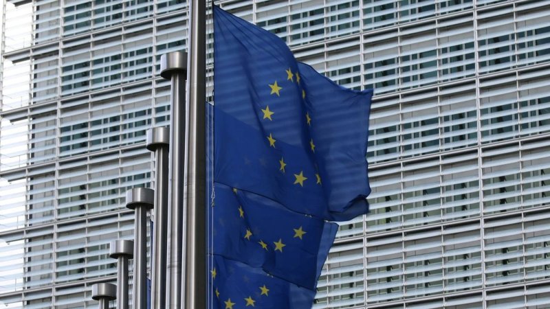 Europe EES digitizes EU border control for non-EU travelers. Learn how EES works, who it applies to, and what to expect.