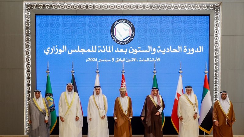 GCC Schengen-style tourist visa lets you visit UAE, Saudi, Qatar, Oman, Bahrain & Kuwait. Learn GCC tourist visa release date, rules & how to apply.