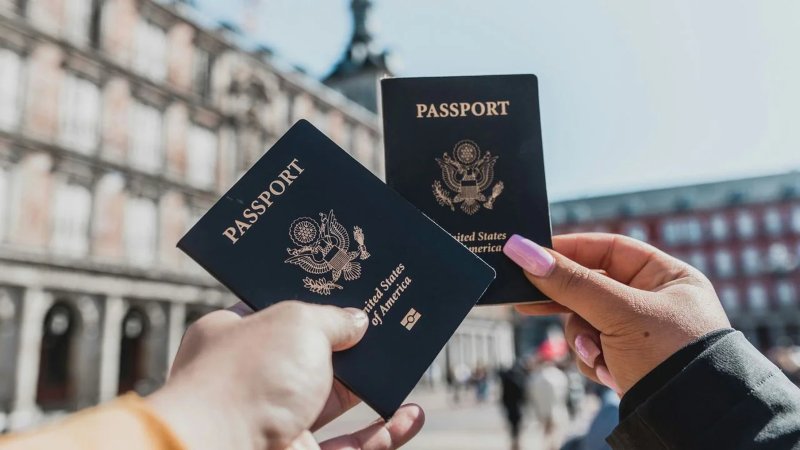 Traveling to Europe in 2025? Learn about ETIAS, EES, UK ETA & visa rules to avoid border delays and plan your trip stress-free.