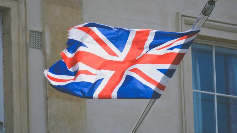 Traveling to Europe in 2025? Learn about ETIAS, EES, UK ETA & visa rules to avoid border delays and plan your trip stress-free.