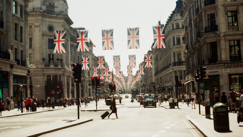 UK asylum application process explained. Learn how to claim asylum in the UK, the types of protection, family reunion, and what to do if detained or refused.