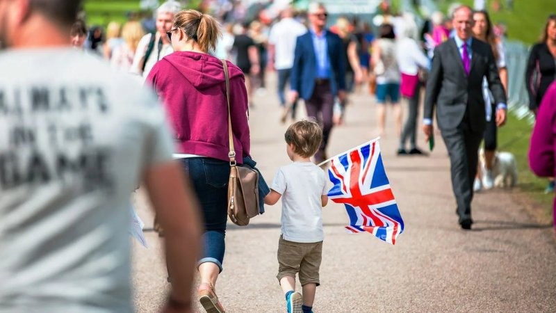 Learn how to write a UK visa invitation letter with templates, tips, and expert guidance to boost your UK visa approval chances.