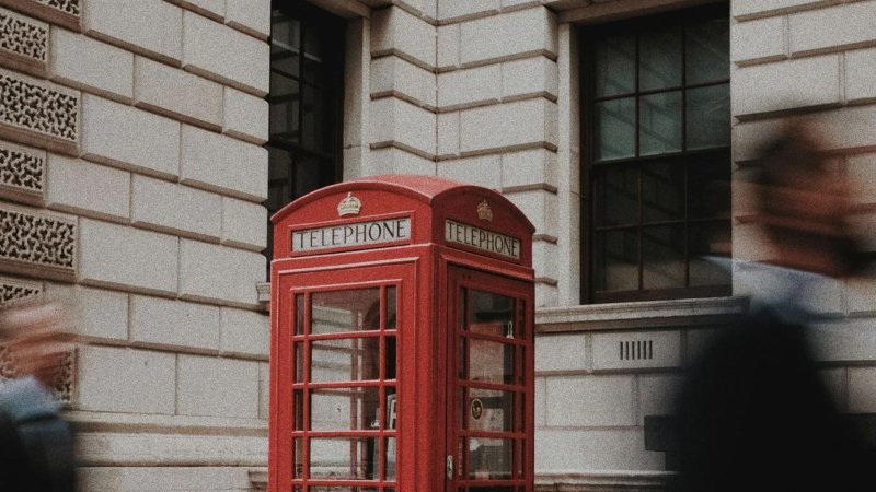 Find out UK visitor visa fees for 6-month, 11-month, and long-term visas. Get costs, durations & tips to choose the right UK visa.