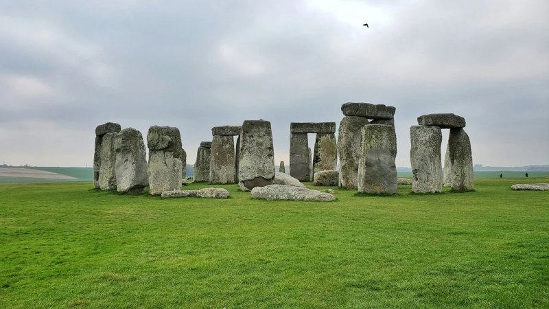 Find out UK visitor visa fees for 6-month, 11-month, and long-term visas. Get costs, durations & tips to choose the right UK visa.