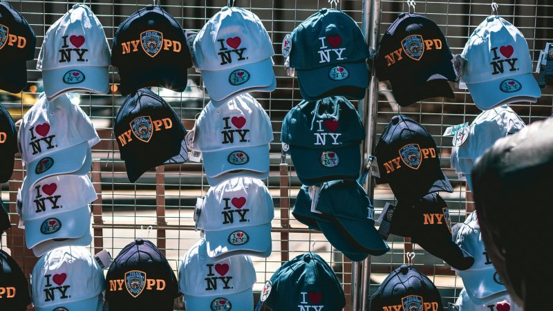 Learn about US visa types: nonimmigrant & immigrant options, from B-1 and F-1 to H-1B and EB-5. Find the right visa for your journey.